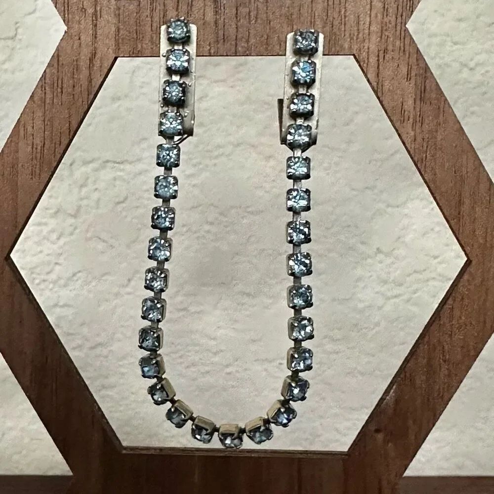 Vintage blue RhinestoneโSweater Guard Collar Clip